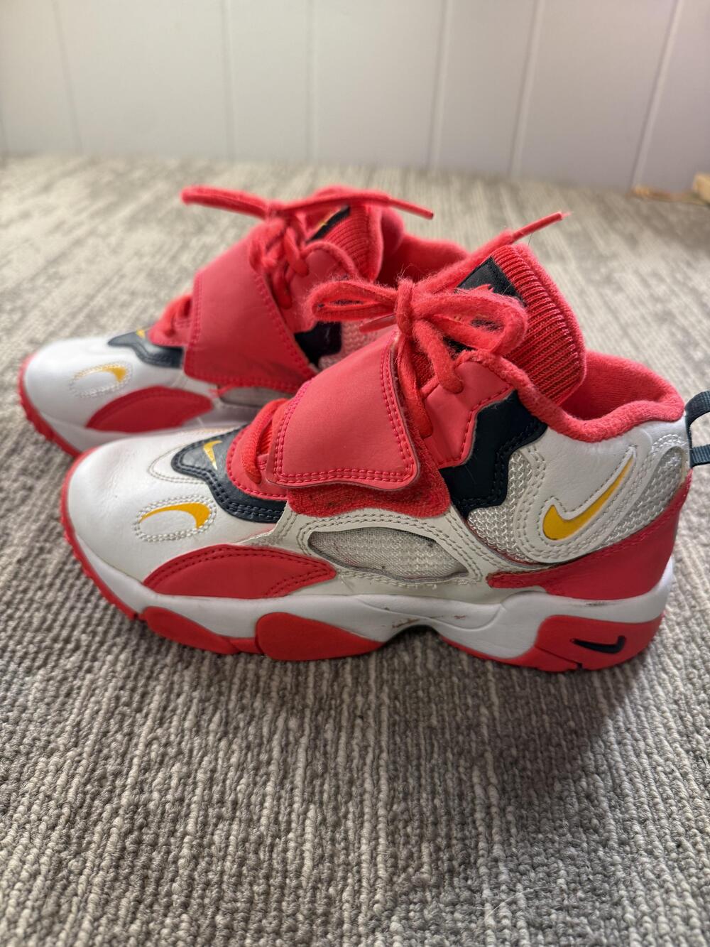 Nike Shoes Youth Size 2Y Red White Leather Mesh Athletic Sneakers BV2526-102